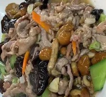 Slippery Mushroom Stir-Fried with Pork