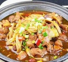 Braised Pork Ribs with Vermicelli in Clay Pot