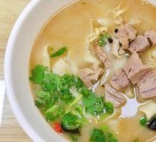 Braised Pork Shank Noodles