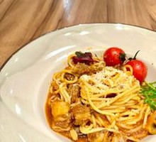 Spicy Tomato Steak Pasta