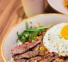 黑胡椒牛排菌菇炒饭