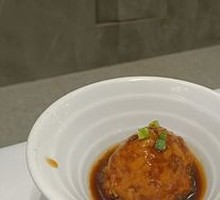 Egg Yolk Lion's Head Meatballs