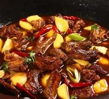 Stewed Pork Ribs in Iron Pot