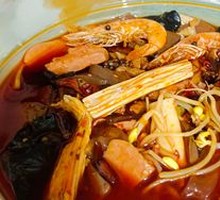 Maoxuewang with Prawns and Crab Sticks