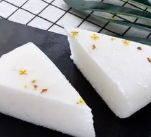 Sugar-glazed Osmanthus Cake