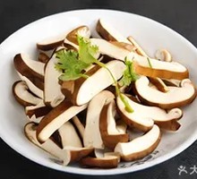 Dried Mushroom and Tofu Cubes