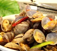Spicy Stir-Fried Clams