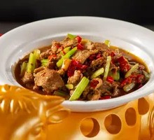 Stir-Fried Beef with Yellow Onion