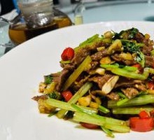 18-Second Stir-Fried Beef with Green Peppers
