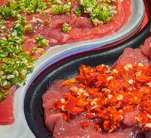 Sliced Beef with Green and Red Peppers