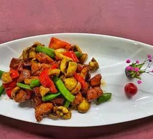 Beef Cubes with Button Mushrooms