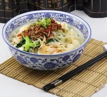 Beef Bulge Oil-Poured Noodles