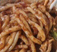 Sauce-Flavored Chicken with Noodles and Flatbread