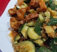 Old Fried Dough with Cucumber