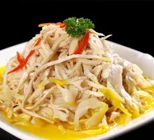 Chicken and Crisp Bamboo Shoots in Dry Pot