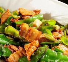 Bell Pepper Stir-Fried with Pork Slices