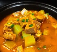 Stone Pot Curry Beef