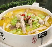 Golden Soup Pig's Trotter