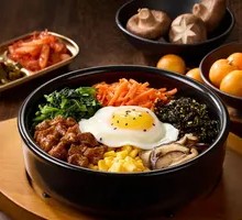 大粒牛肉石锅拌饭