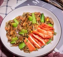 Pork Tenderloin and Egg Stir-Fried Noodles