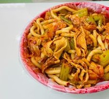 Xinjiang Fried Rice Noodles with Chicken