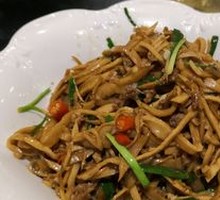 Stir-fried smoked bamboo shoots with preserved pork