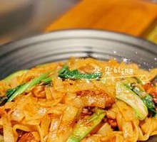Dry-Fried Beef Rice Noodles