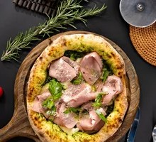 Basil Ham Pizza