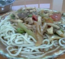 蘑菇炒肉盖浇面