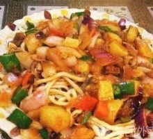 土豆烧牛肉盖浇面