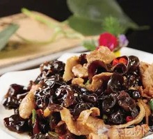 Stir-fried Beef with Wood Ear Mushrooms