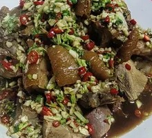 Special Garlic Pork Shank