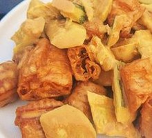 Old Fried Dough with Cucumber