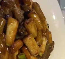 Braised Sea Cucumber with Green Onion