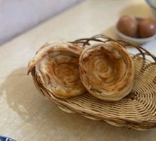 Traditional Oil Swirl