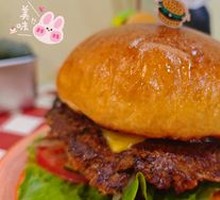 Coastal Holiday Pineapple Beef Burger