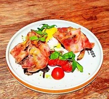 Smoked Bacon Benedict Egg