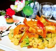 Organic Cauliflower Stir-Fried with Shrimp