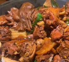 Stewed Chicken with Cornbread in Iron Pot