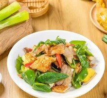 Spicy Pepper Stir-Fried Pork