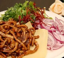 Beijing-style Shredded Pork in Soy Sauce