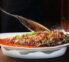 Golden Garlic Stir-Fried Fish