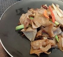 Stir-Fried Bamboo Mushroom