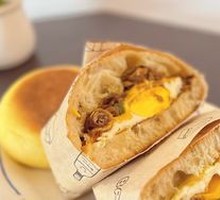 Scallion Stir-Fried Beef with Ciabatta