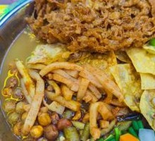 Juicy Fried Egg Luosifen