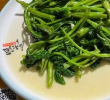 Stir-Fried Water Spinach with Garlic
