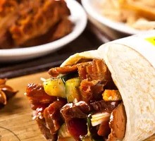 卤肉鸡蛋千张卷饼