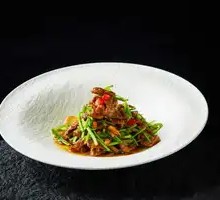 Stir-Fried Lu-Xinan Yellow Beef