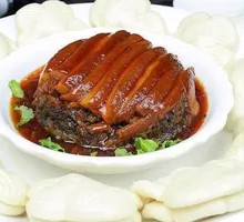 Stewed Pork in Flatbread