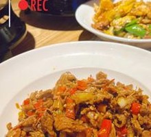 Stir-Fried Beef with Yellow Onion